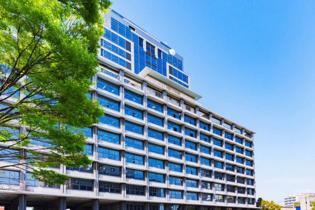 公的機関での相続登記相談を行う市役所・法務局