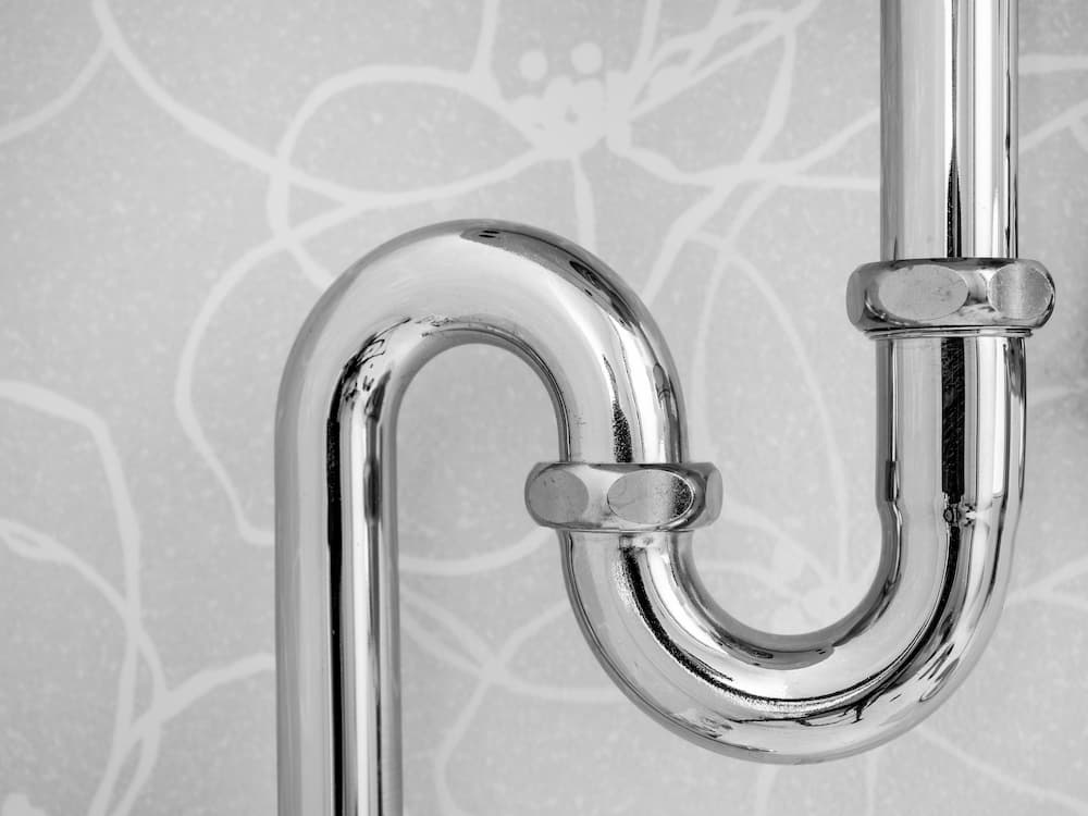 S字型の排水トラップ（封水を保つ配管構造）