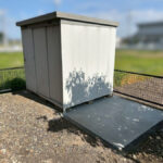 物置を土の上に設置する基礎工事の施工事例｜整地からコンクリート打設まで写真で解説