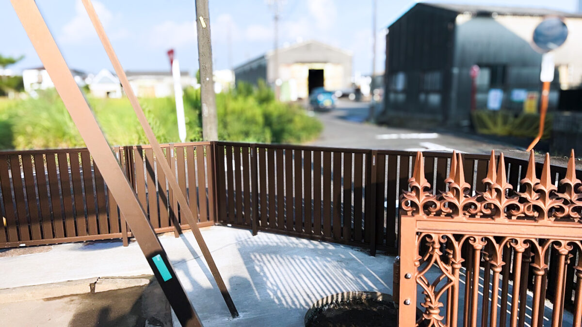 施工後・門扉側から見た土間コンクリート完成
