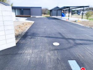 住宅駐車場のアスファルト舗装