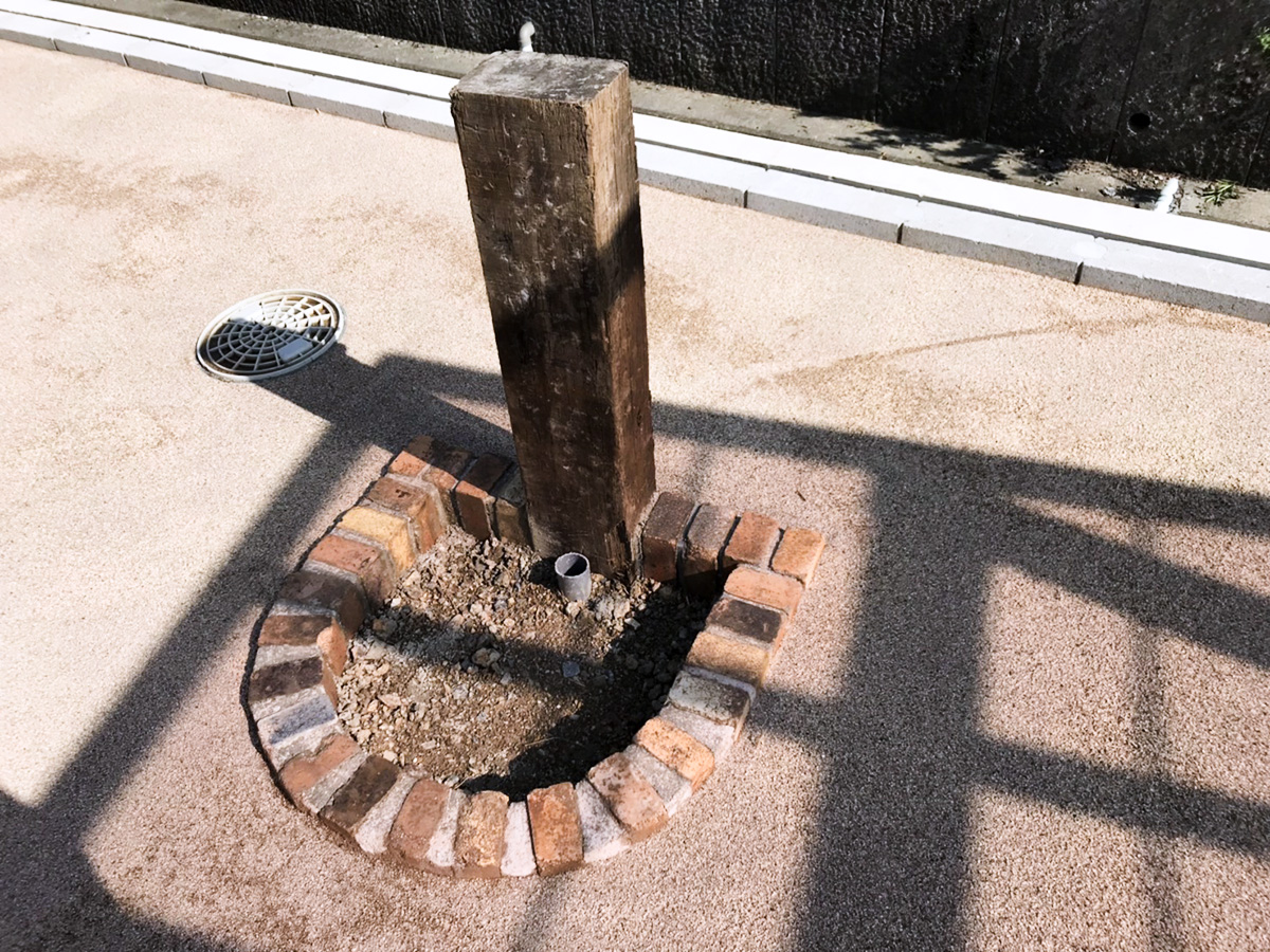 枕木風立水栓の施工例