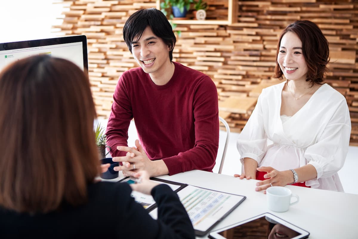 外構・建築・解体・不動産をワンストップで相談する若いご夫婦
